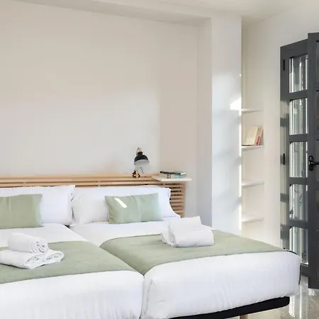 Flateli Placa Catalunya 10 Appartement *