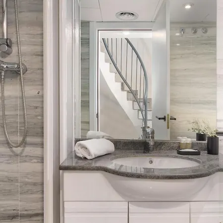 Flateli Placa Catalunya 10 *